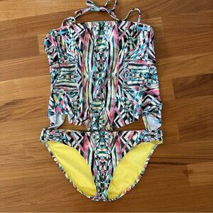 Becca  Bandana/Handkerchief Shaped Hem Tankini Top Swim M and Bottom XL